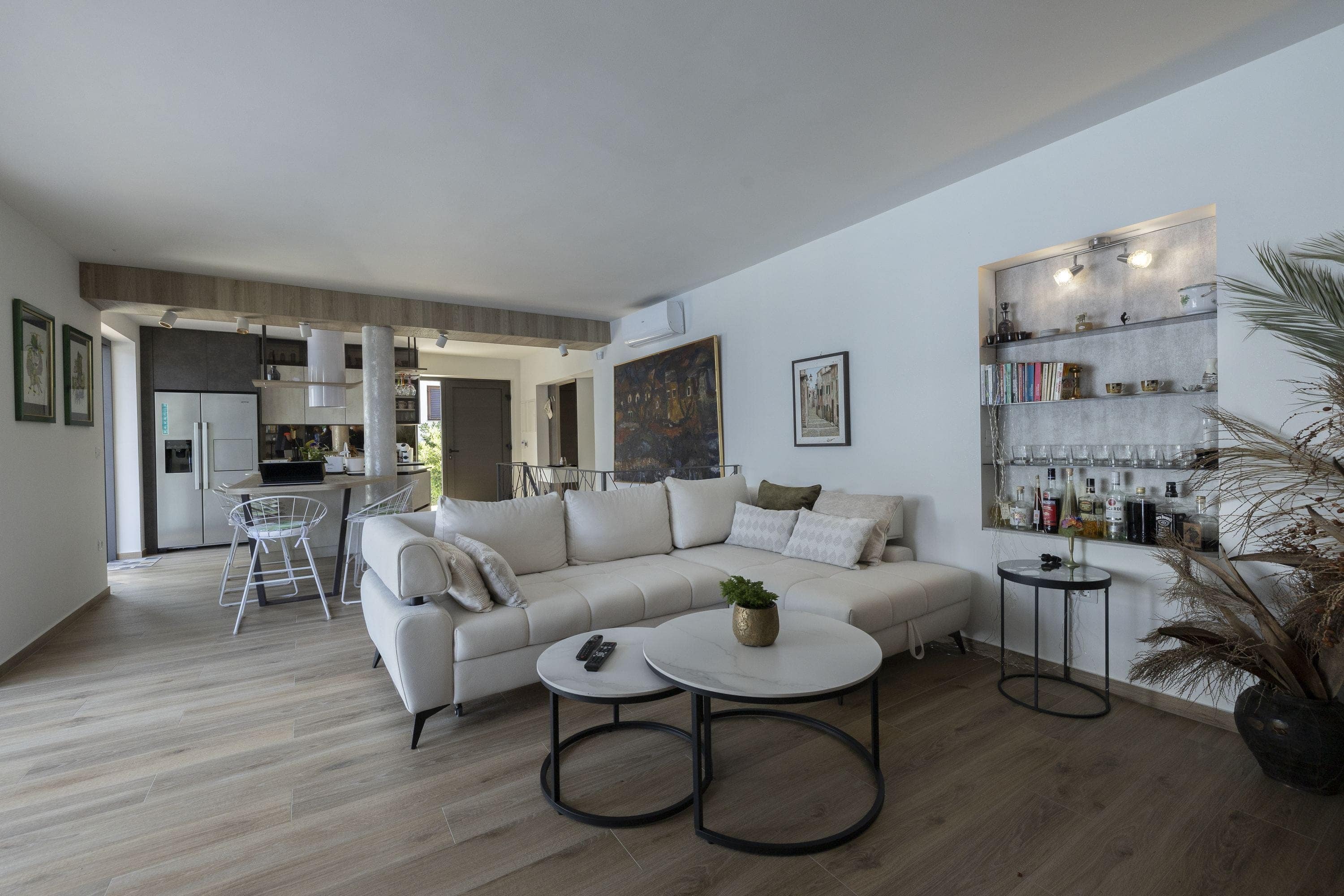 Living room 11