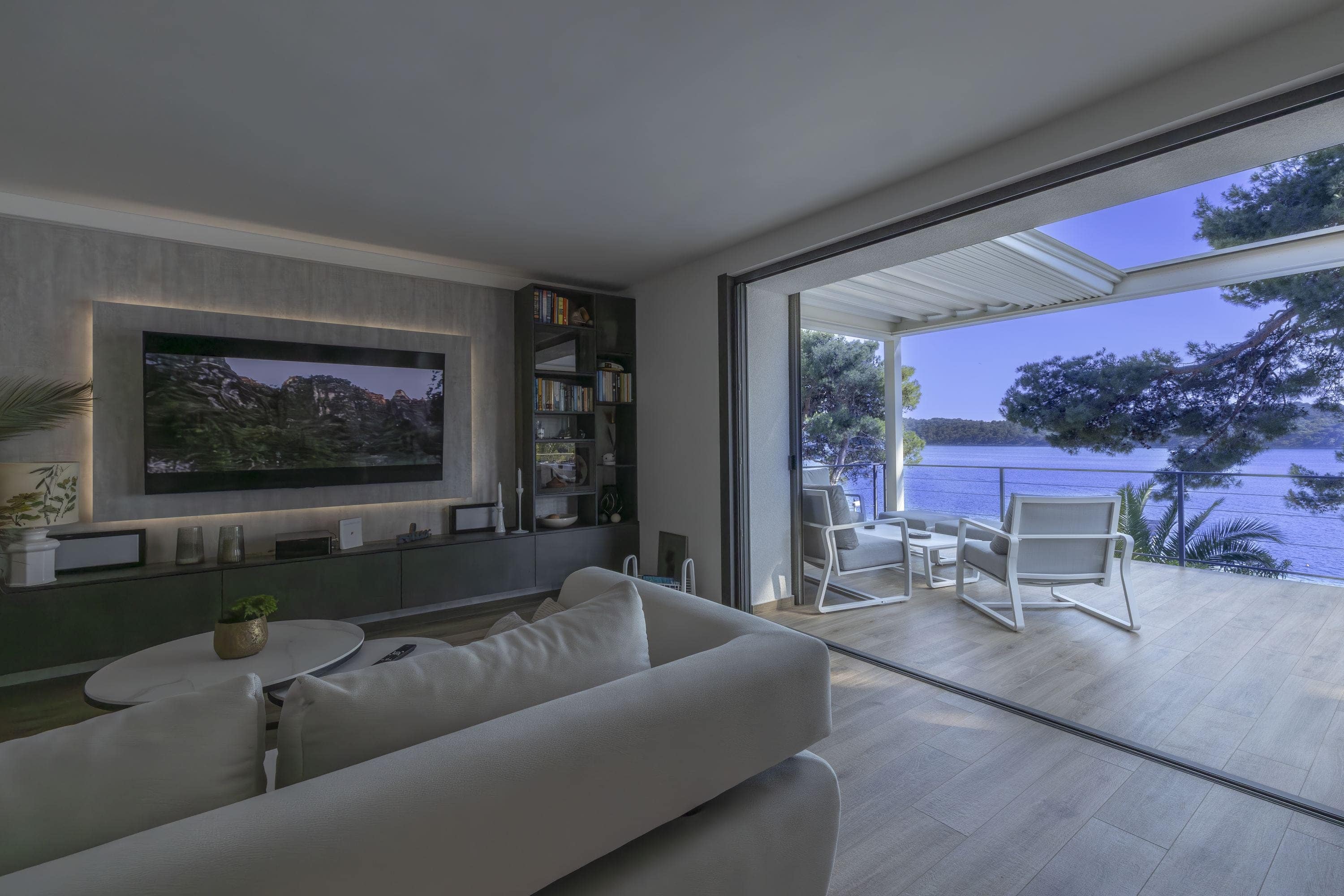 Living room 12